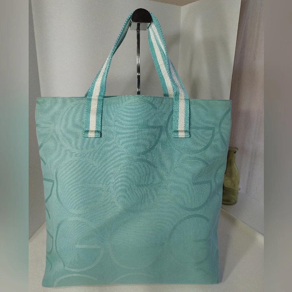 GUCCI Teal Tote with Monogram Design - Picture 1 of 9